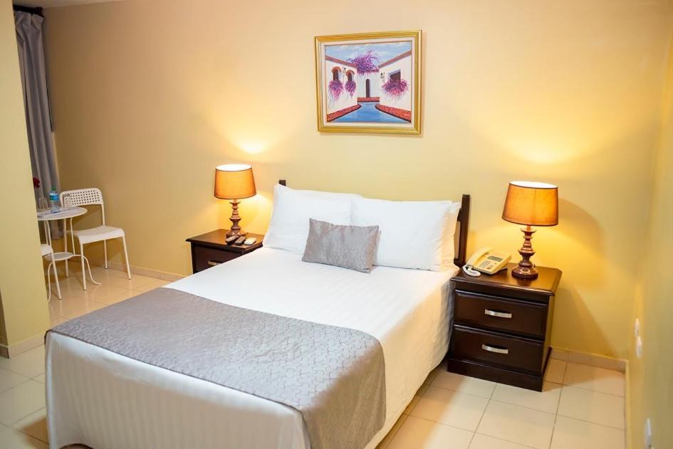 Hotel Real Bella Vista Санто Доминго Екстериор снимка
